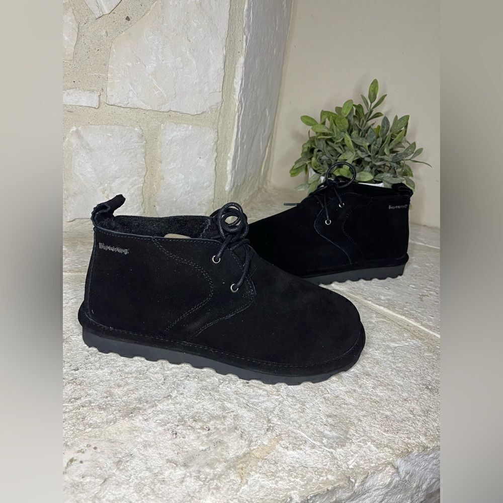 Bearpaw black skye booties sz 9 wide